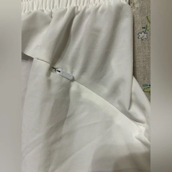 Athleta Mesh Racer Run Mid Rise 4 Short Hidden Pocket Size XS - Picture 5 of 6